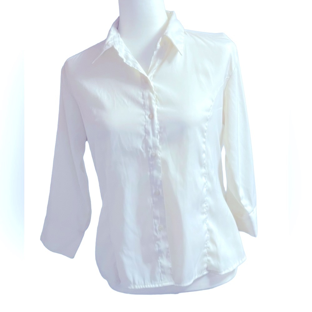 UNITI STRETCH ROUNDED HERN BUTTON 3/4 SLEEVES-WHITE SHIRT- SIZE/ MEDIUM